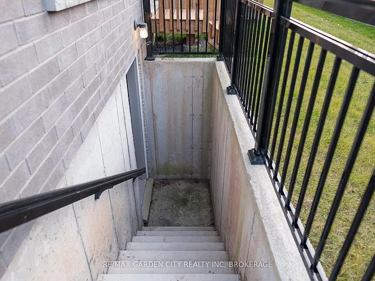 4552 Portage Rd #20 — Photo 31