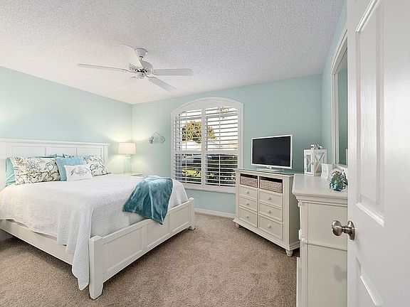 3rd image of 879 Cortez Ave