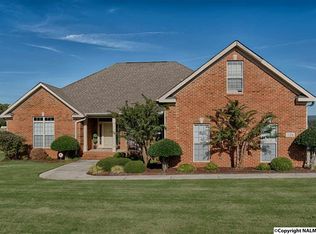 126 Shadow Pointe Cir, Huntsville, AL 35806