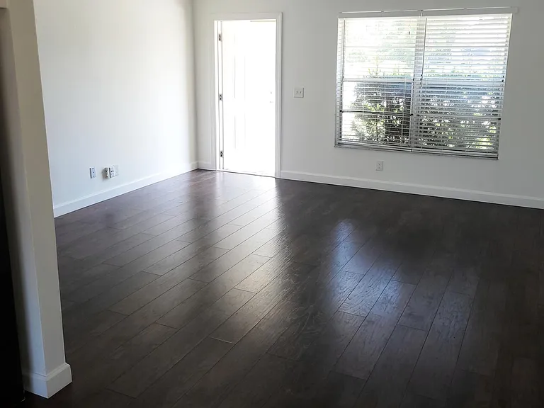 135 Village Cir — Photo 2