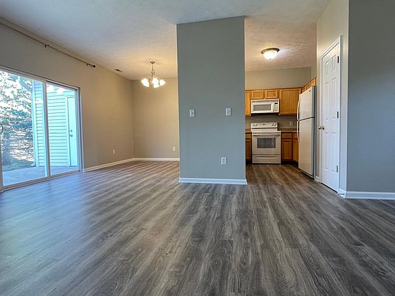 4th image of 10464 Platinum Dr