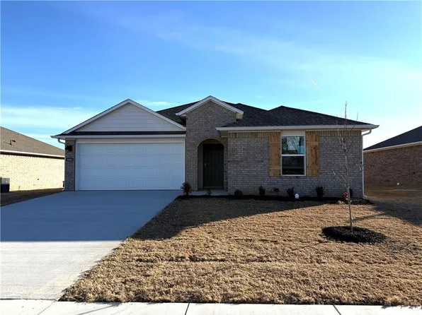 3061 Laredo Ln, Gravette, AR 72736