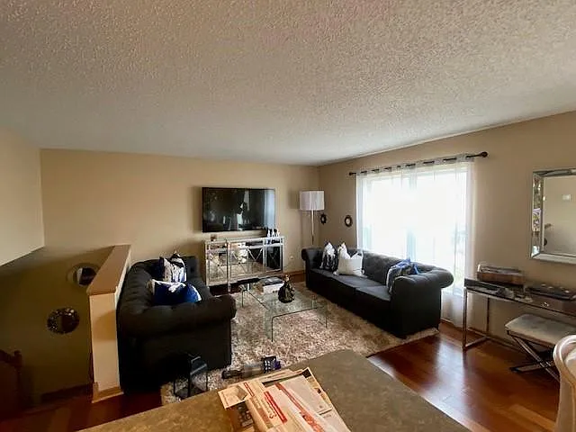 2 bed, 1596 sqft, $2,025 — Photo 3