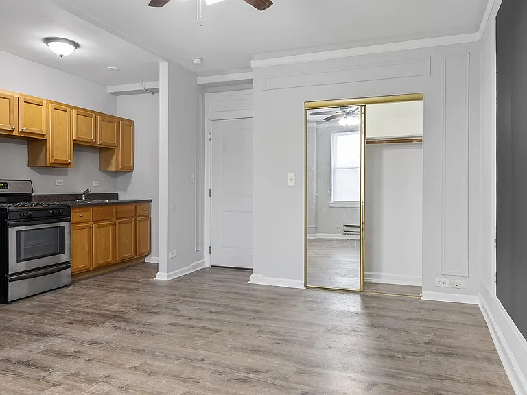 The Kenmore on Edgewater — Photo 20