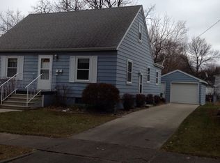 504 13th St N, Moorhead, MN 56560
