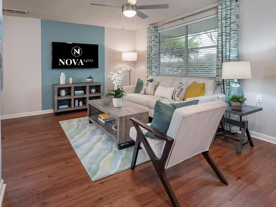 Nova 1400