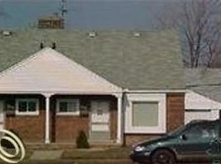 21811 Moross Rd, Grosse Pointe, MI 48236