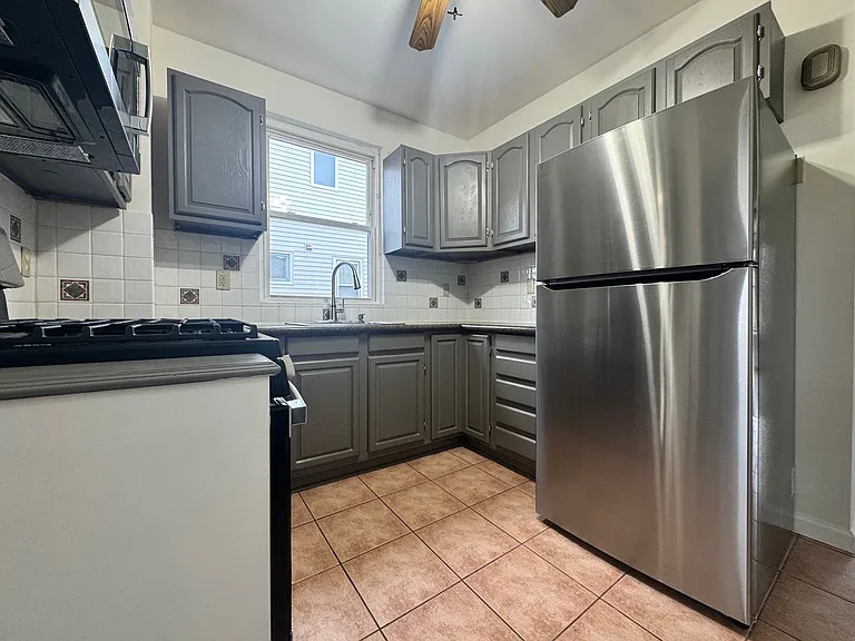 426 Columbia Ave #2 — Photo 8