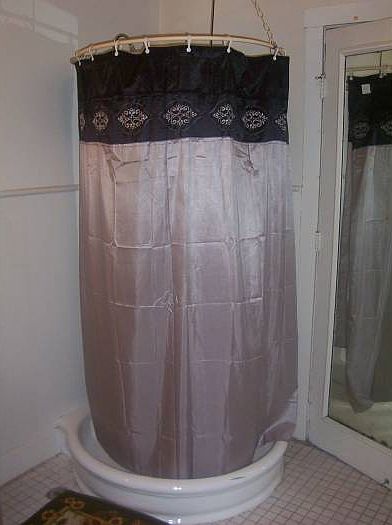 2nd image of 2120 Walnut St APT 3R