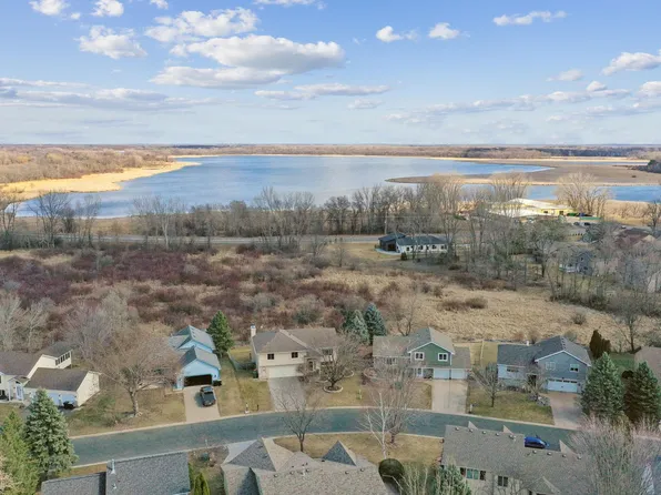 6684 Sandhill Dr, Lino Lakes, MN 55014