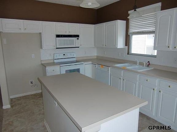 3rd image of 2609 Kelly Dr