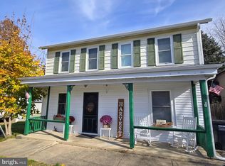 25 S 2nd St, Bainbridge, PA 17502