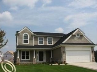8901 El Dorado Dr, White Lake, MI