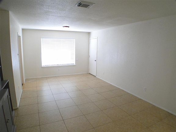 5th image of 22518 Red River Dr