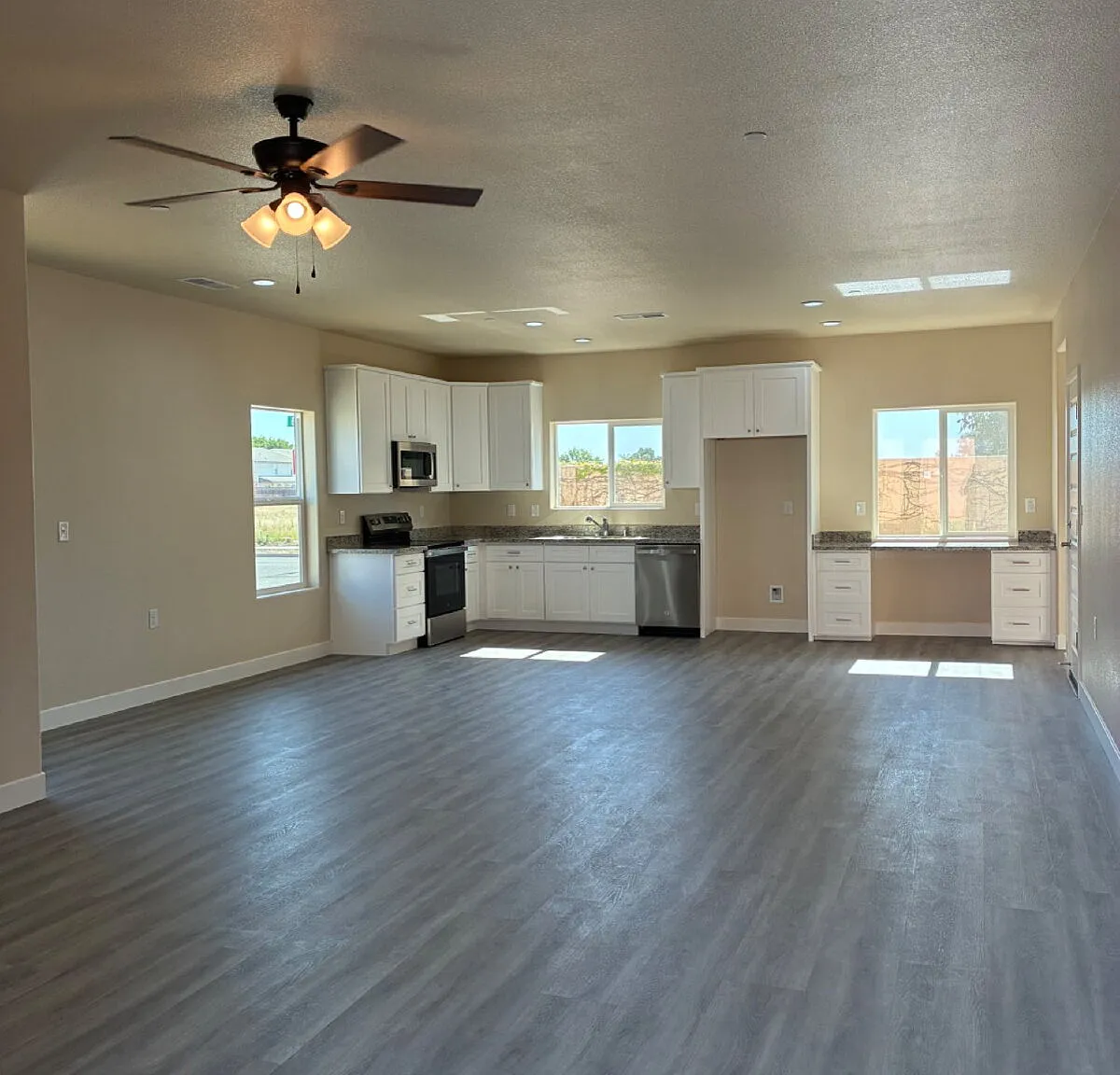3 bed, 2.5 bath, $2,125 — Photo 4