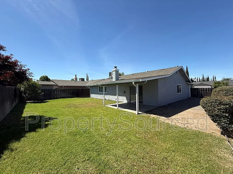 1462 Snyder St — Photo 36