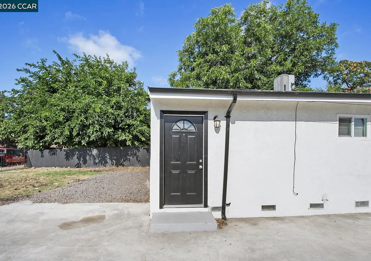 2 bed, 730 sqft, $1,800 — Photo 3