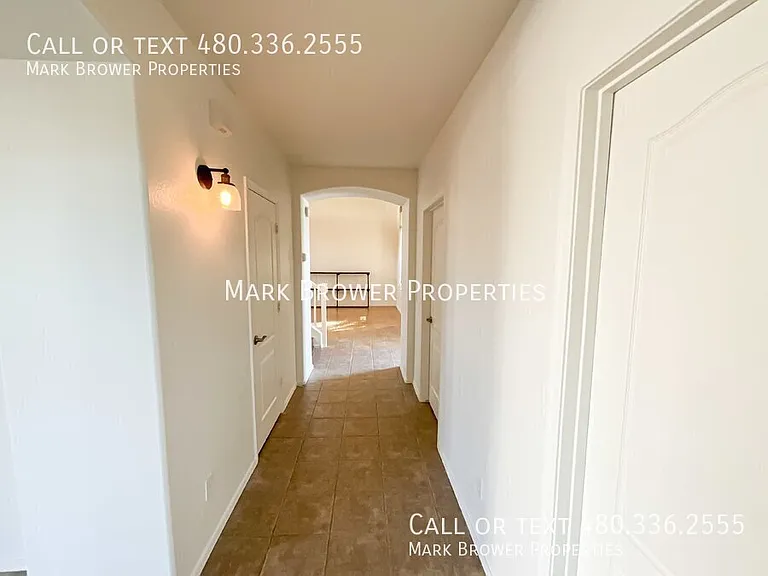 1302 E Elgin Pl — Photo 13