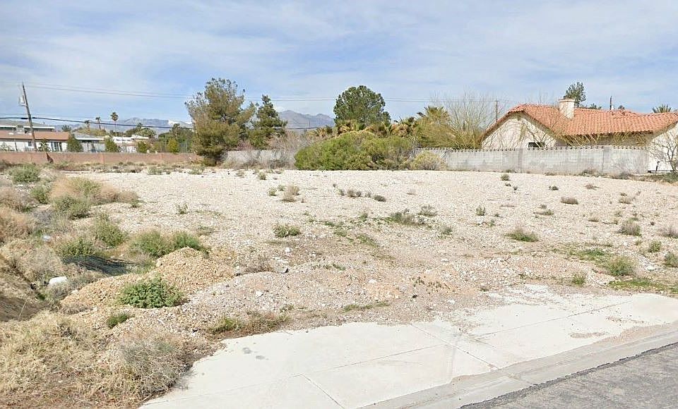 1st image of 2745 Rosanna St