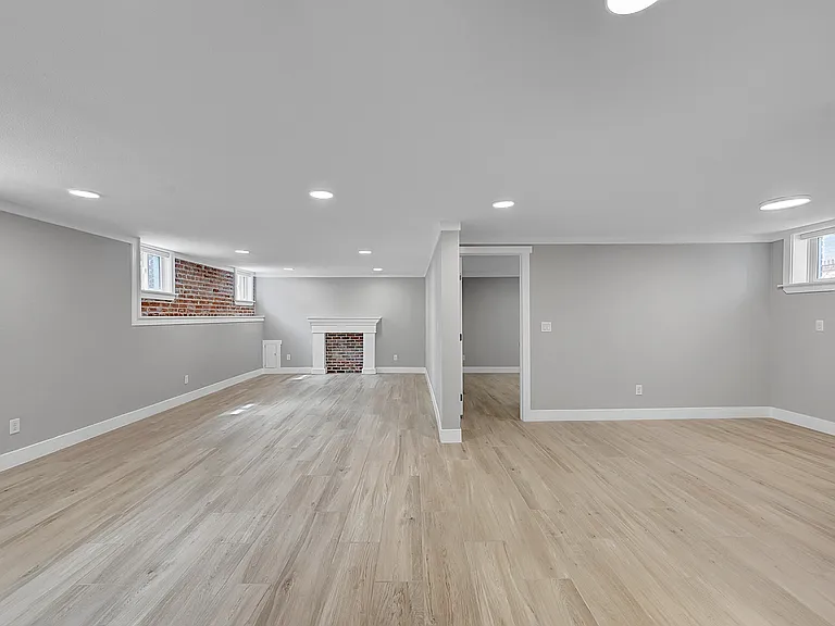 1584 Meade St — Photo 22