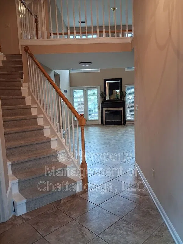 3 bed, 3.0 bath, 1685 sqft, $1,975 — Photo 4