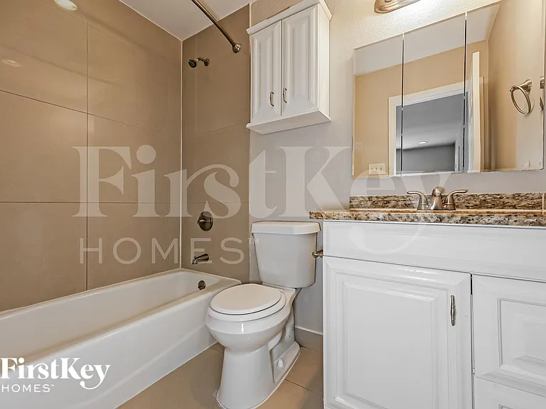 1217 Meadow Creek Dr — Photo 14