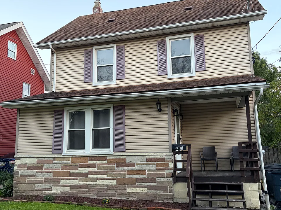 102 E Brookside Ave