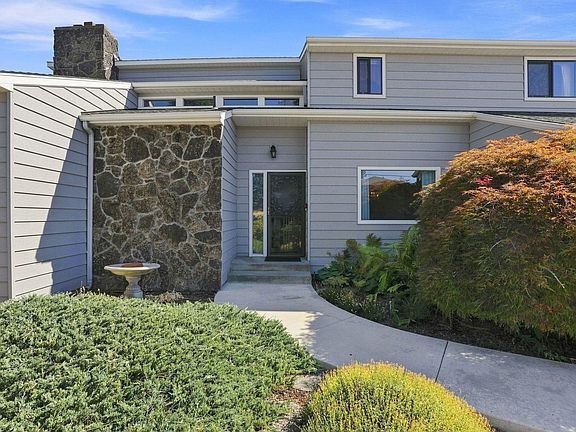 2nd image of 3027 W 22nd Ave