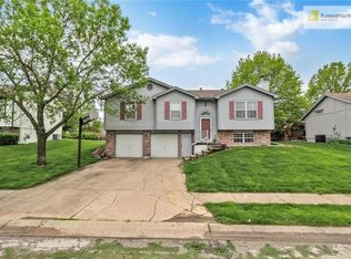 1128 SW Hillcrest Dr, Blue Springs, MO 64015