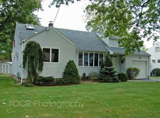 313 Lacey Dr, New Milford, NJ 07646