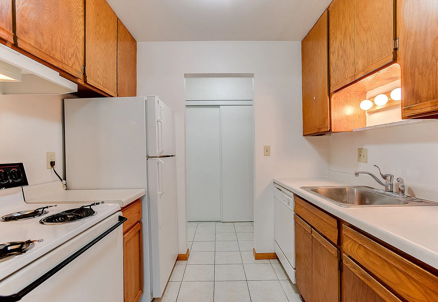 Arden Court Apartments — Photo 2