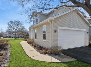 187 Woodland Cir, North Aurora, IL 60542