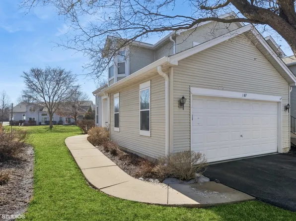 187 Woodland Cir, North Aurora, IL 60542