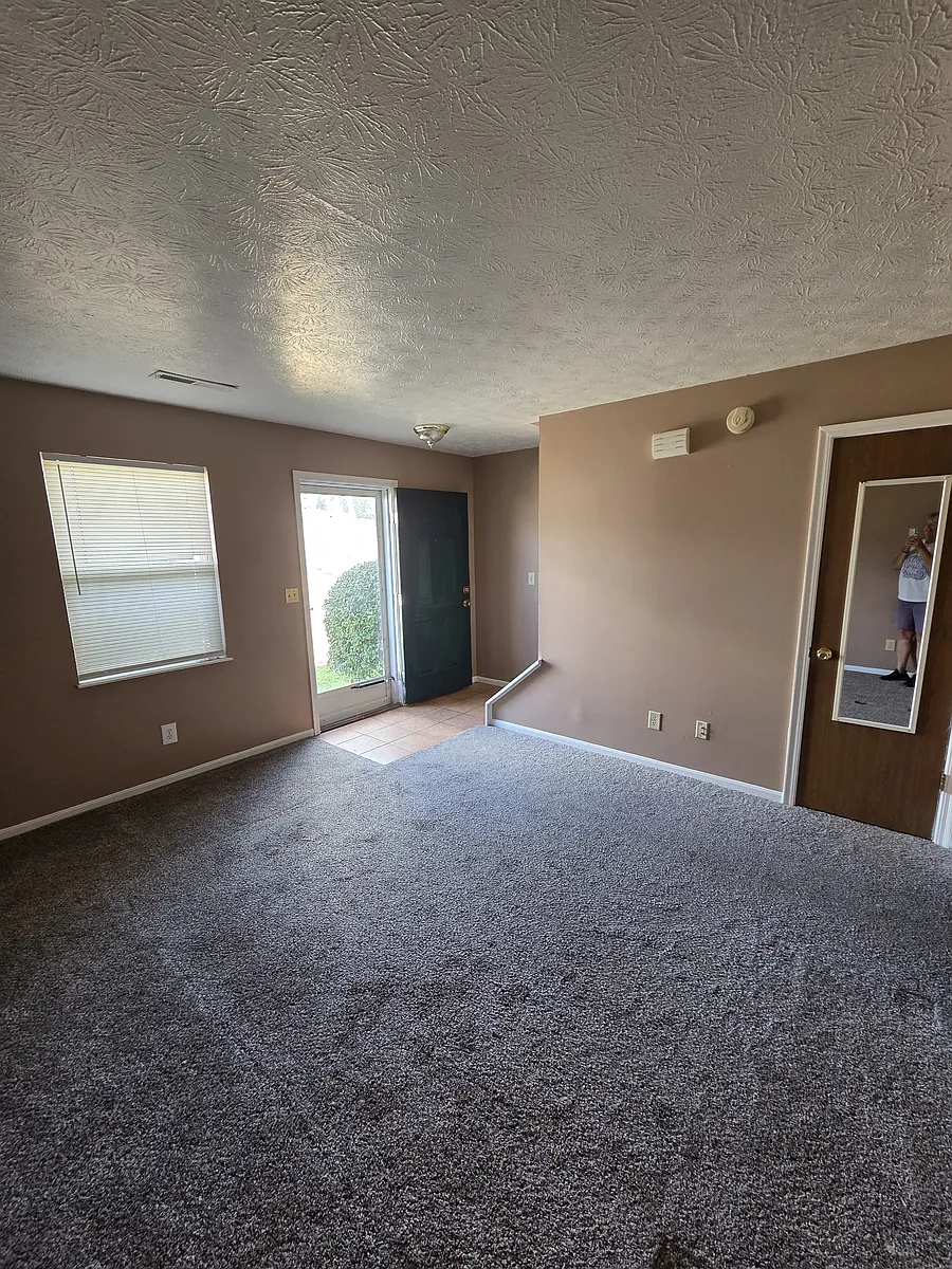 Building Photo - 213 Lindsey St #A