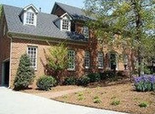 3902 Waldenbrook Rd, Greensboro, NC 27407