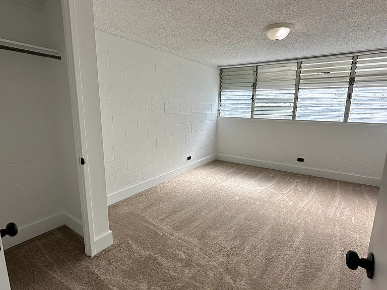 2501 Coyne St — Photo 10