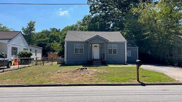 1st image of 745 E Henderson Dr