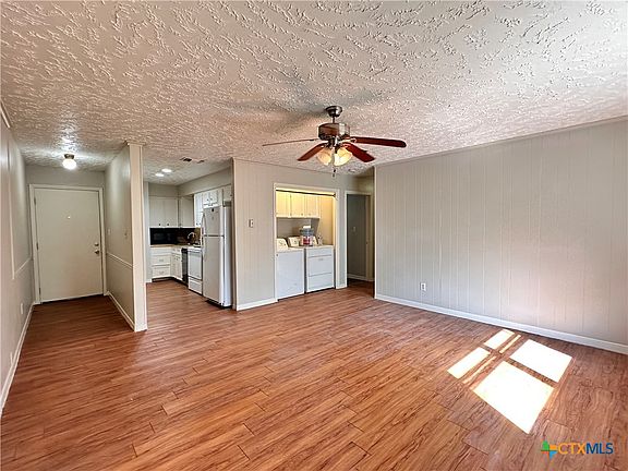 4th image of 906 N Lbj Dr APT 4