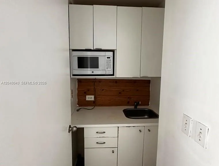 1201 NE 148th St #B — Photo 10