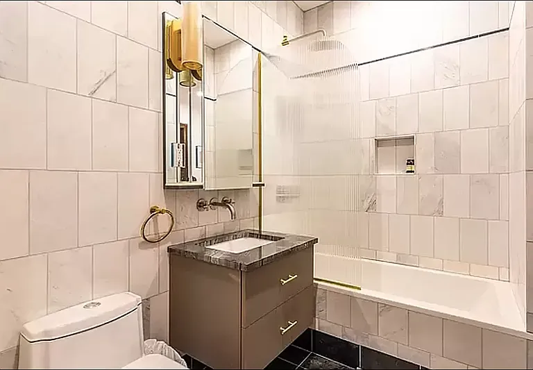 121 E 37th St #4B — Photo 5