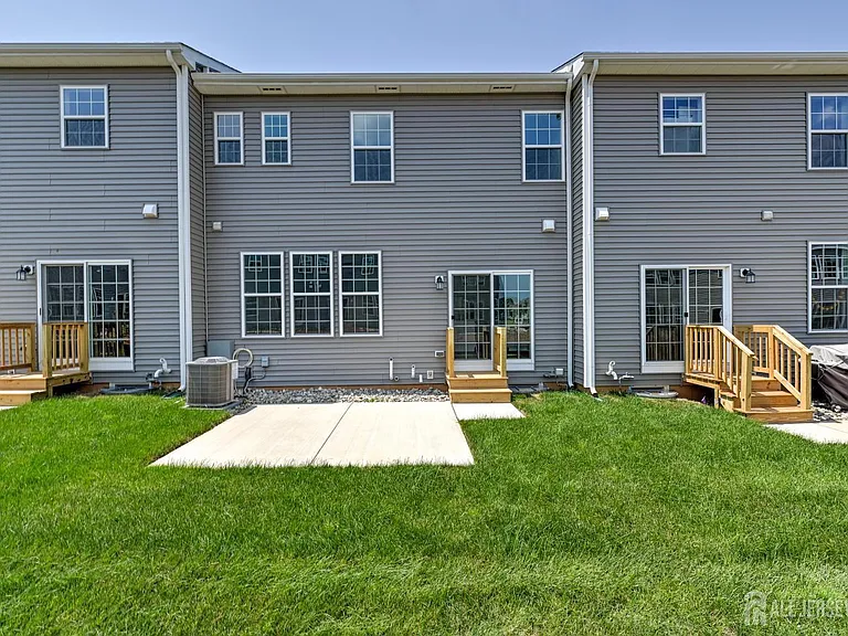 13 Griffin Ln — Photo 48