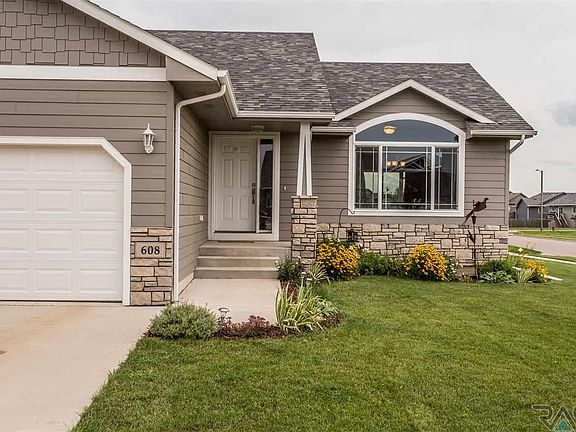 2nd image of 608 Brannon Dr