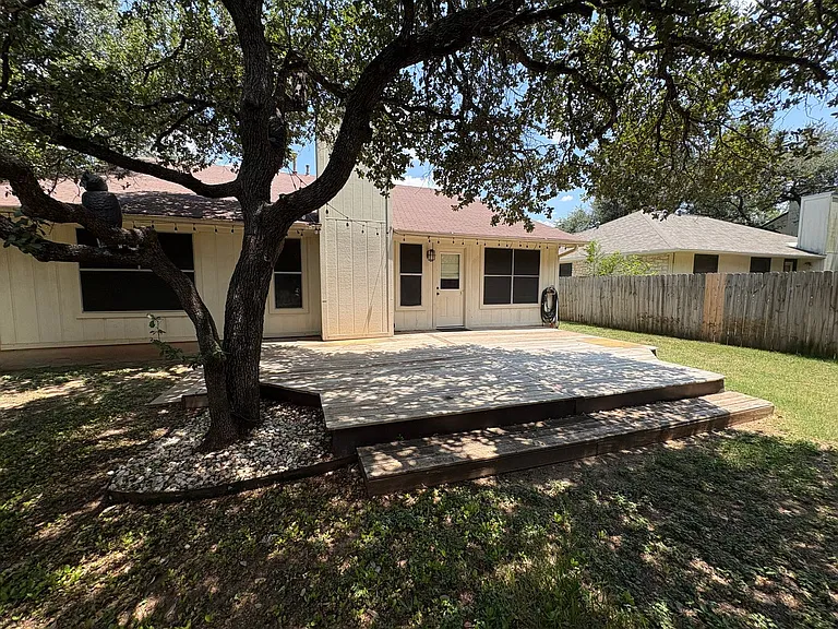 2902 Sabinal Trl — Photo 26