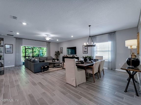 4th image of 75725 LILY POND Court