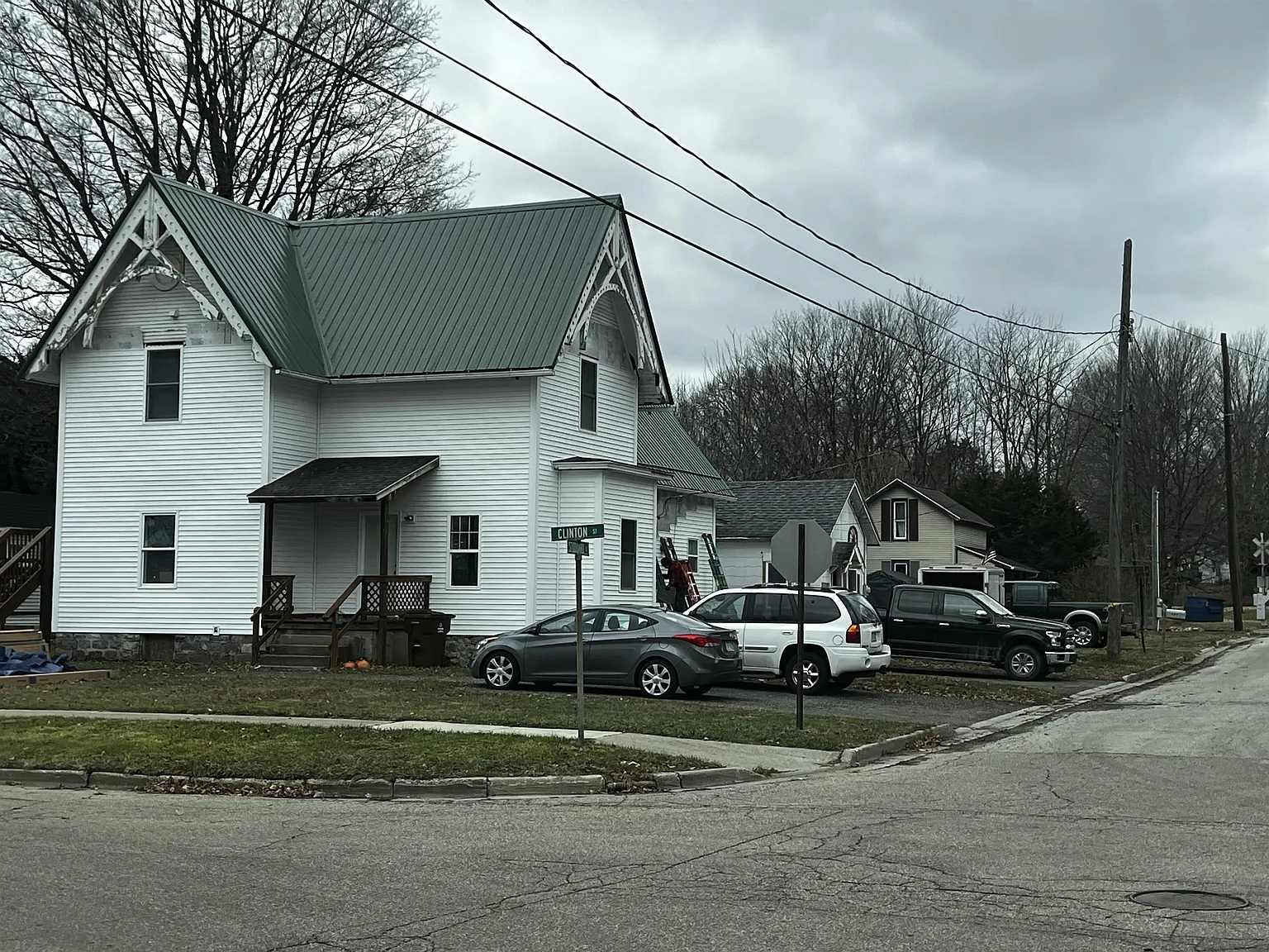 241 N. Clinton St - B — Photo 3