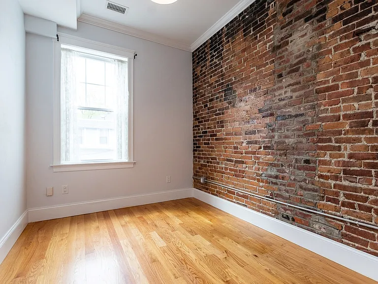 9 Everett Ave #2 — Photo 34