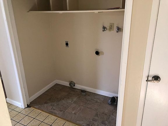 5th image of 2279 Cherry Ave #2