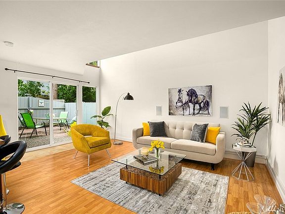 5th image of 12611 SE 42nd St #611