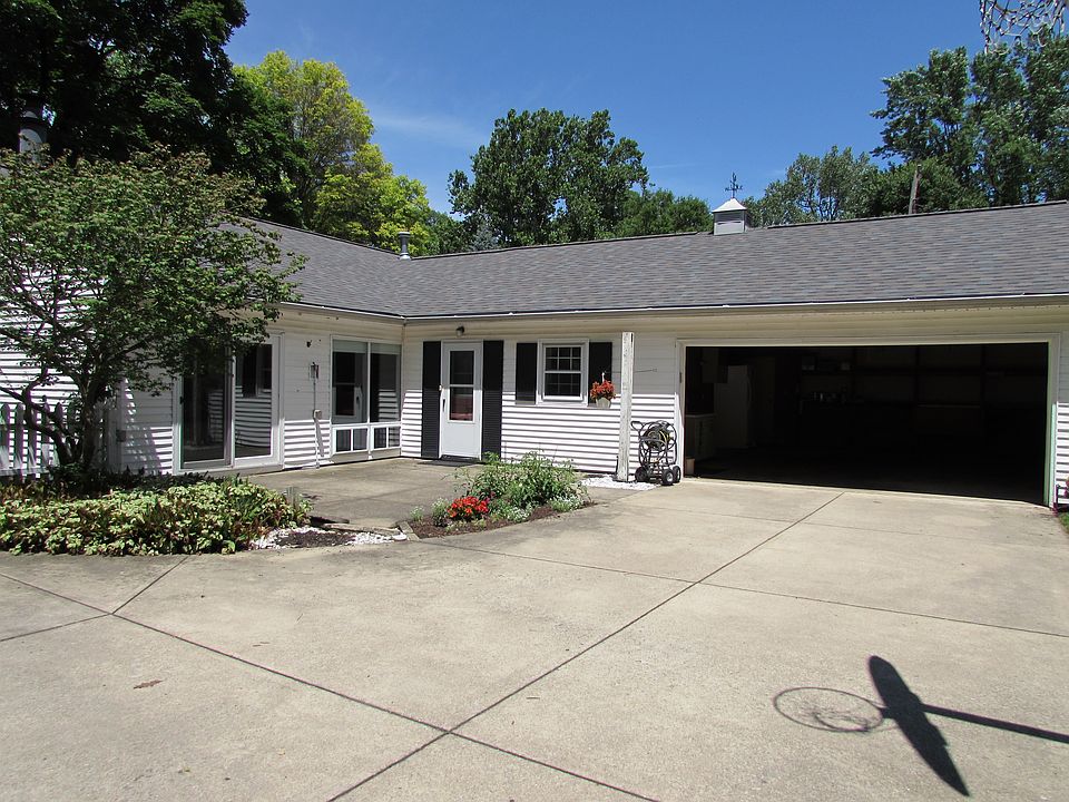 2nd image of 70 Mary Hill Rd