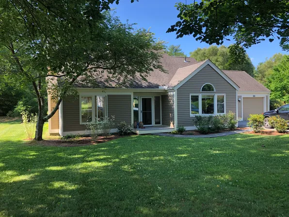 87 Canaan Rd APT 4D, Salisbury, CT 06068